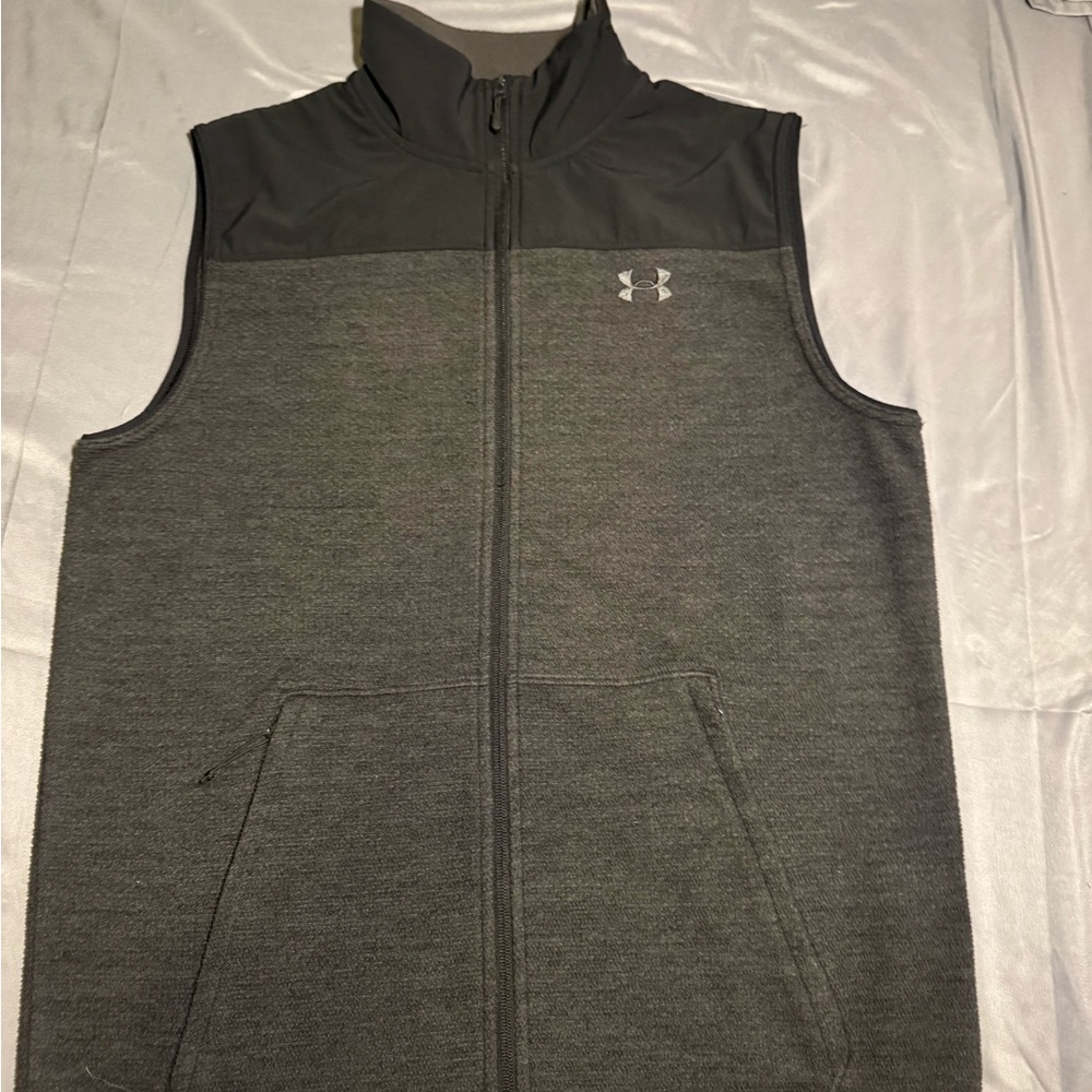 Under Armour Men's Charcoal Gray Vest